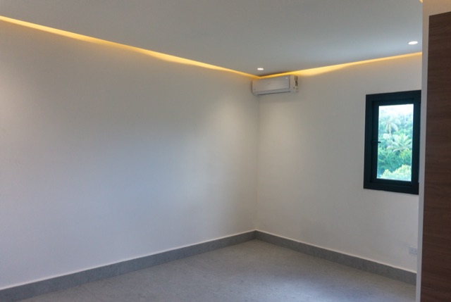 Habitación con iluminación perimetral de R1-401